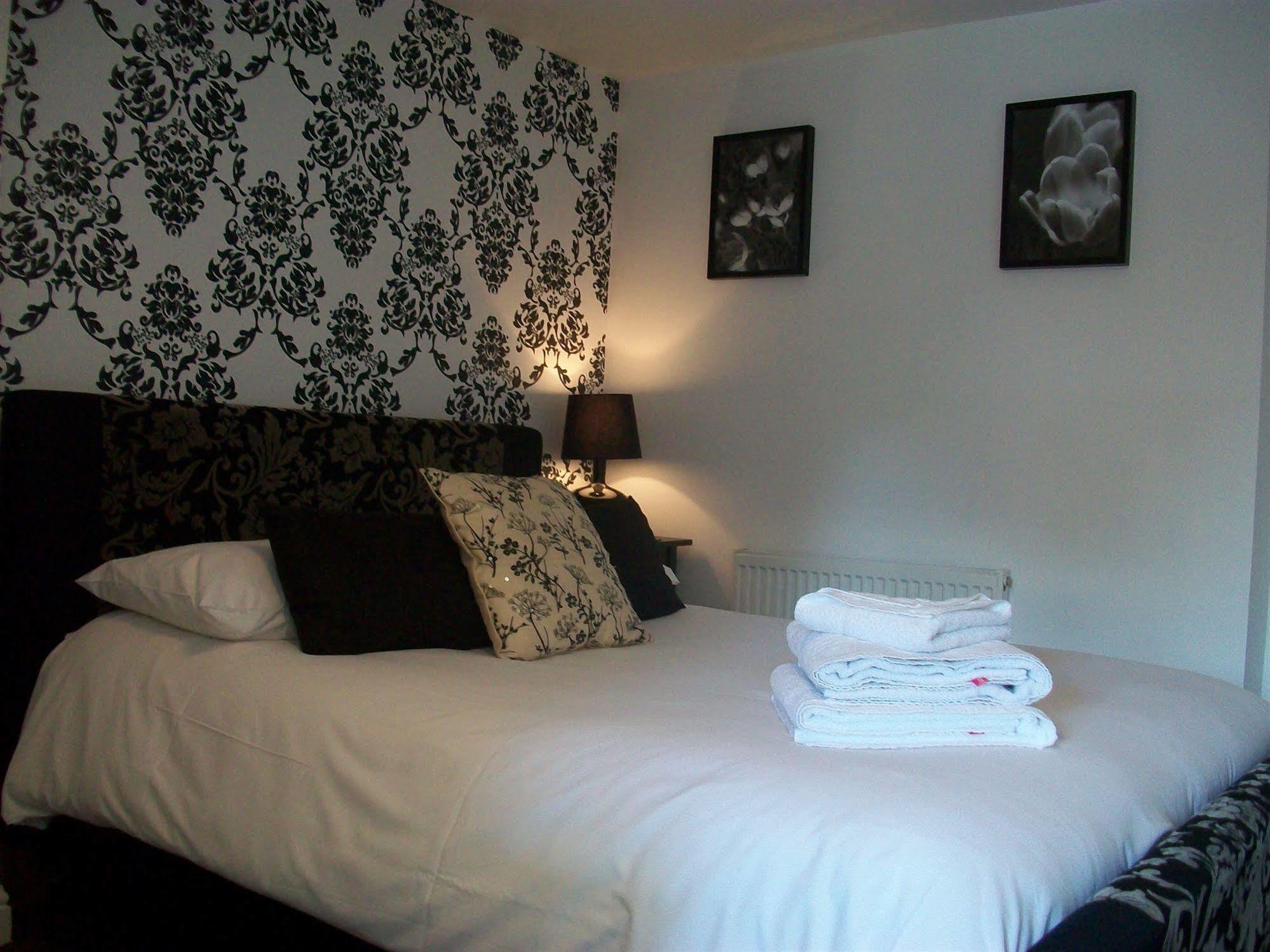 The Littleton Arms Otel Penkridge Dış mekan fotoğraf